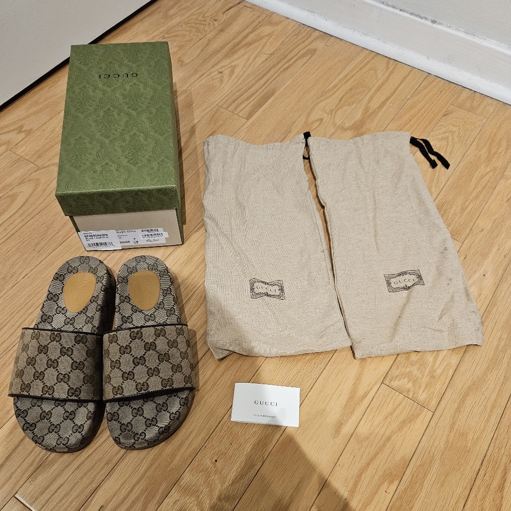 Authentic gently used Gucci slides (mens size 9 US, fits women's 10-11 US)